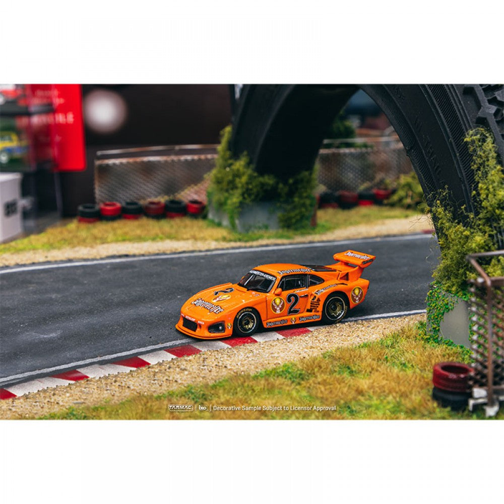 Tarmac Works Porsche 935 K3 Jagermeister DRM 1980 Orange 1:64