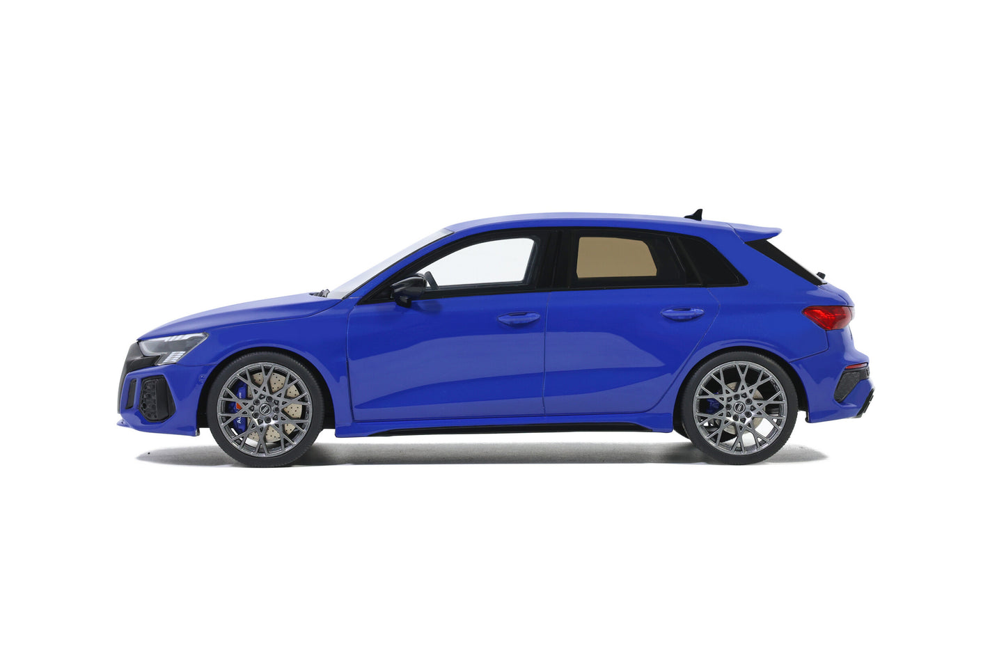 GT Spirit 2022 Audi RS3 Sportback 8Y Performance Edition Nogaro Blue 1:18 Resin