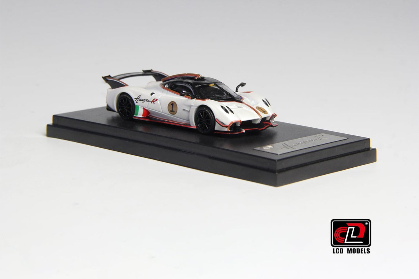 LCD Pagani Huayra R No 1 Pearl White 1:64