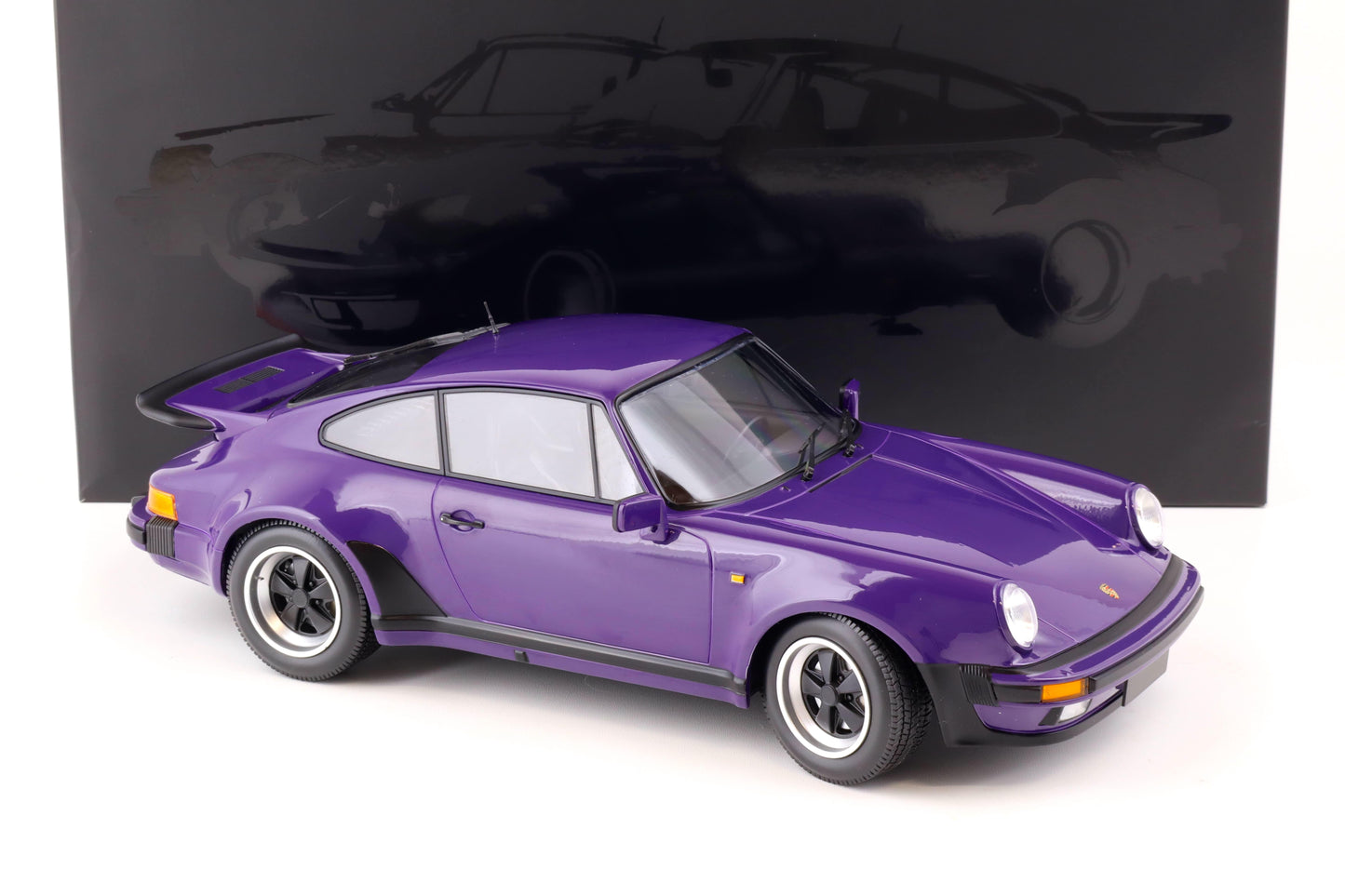 Minichamps 1977 Porsche 911 Turbo 930 Coupe Lilac Purple 1:12