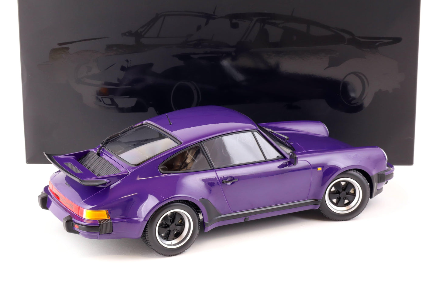 Minichamps 1977 Porsche 911 Turbo 930 Coupe Lilac Purple 1:12