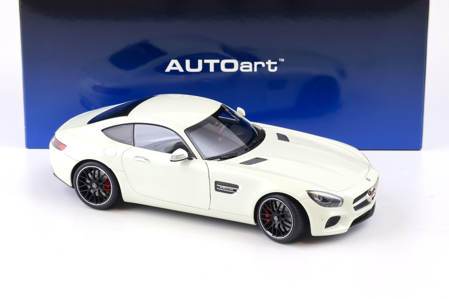 AUTOart Mercedes Benz AMG GT S Coupe White 1:18