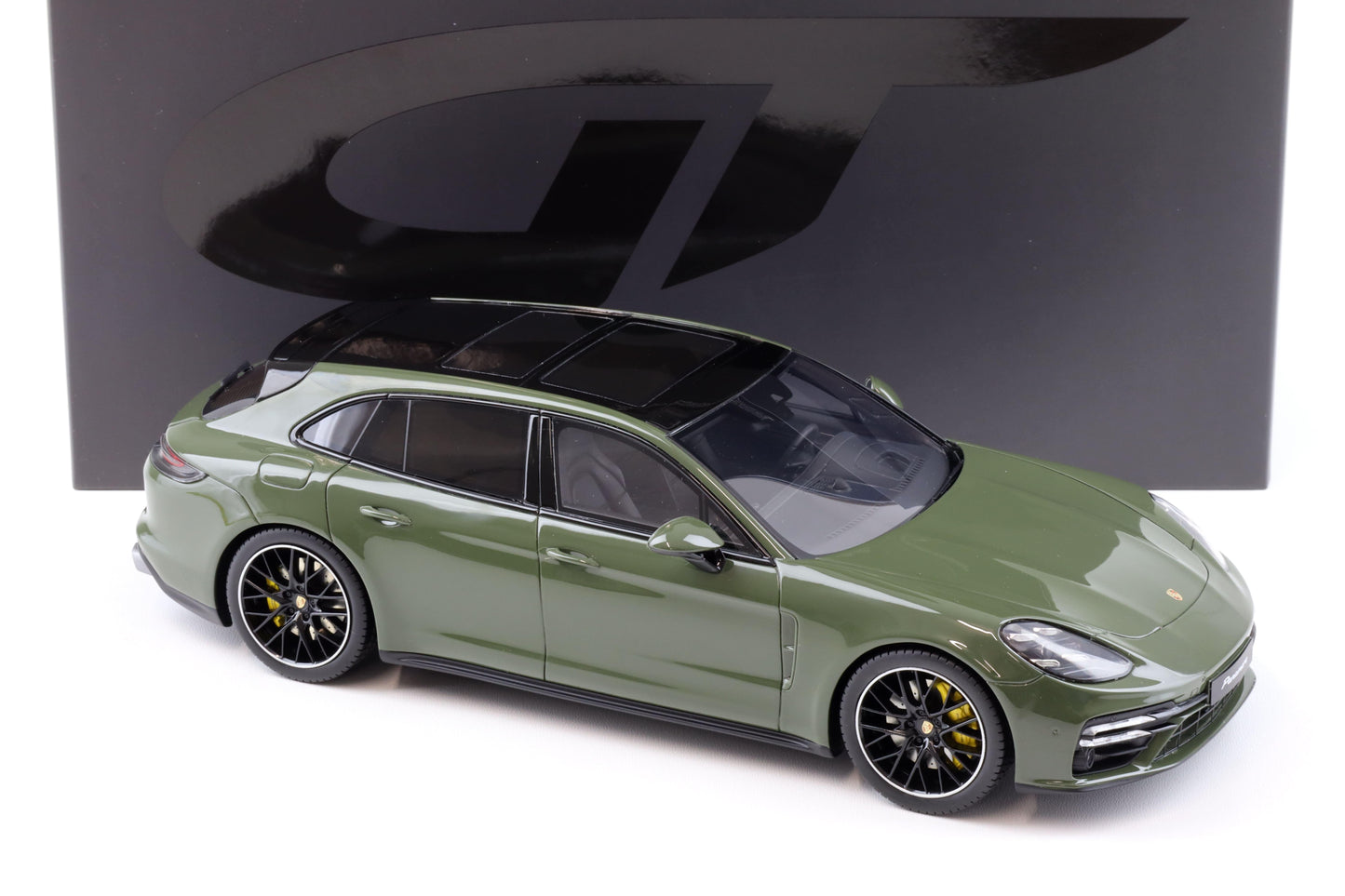 GT Spirit 2021 Porsche Panamera Turbo S Sport Turismo Green 1:18 Resin