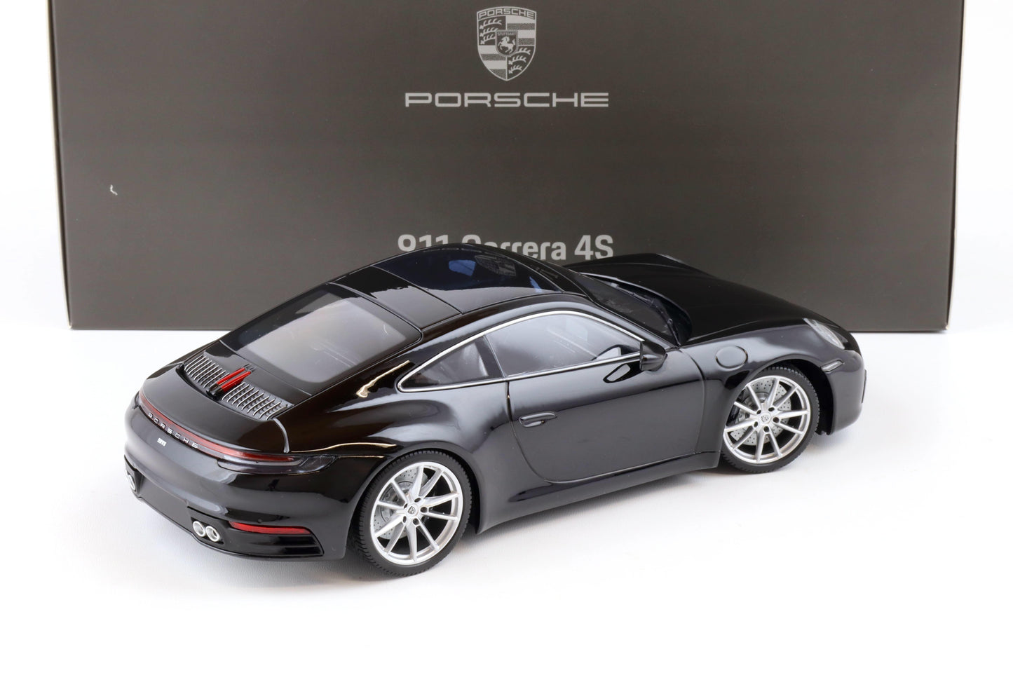 Minichamps 2022 Porsche 911 992 Carrera 4S DEALER EDITION Black 1:18