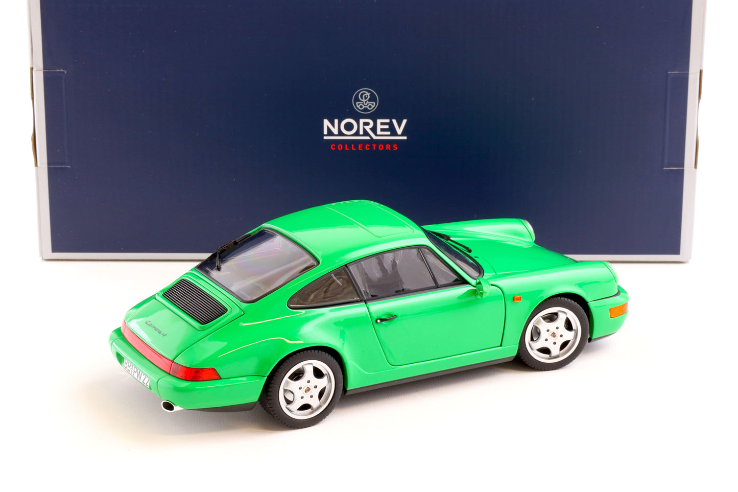 Norev 1990 Porsche 911 964 Carrera 4 Signal Green 1:18 LIMITED