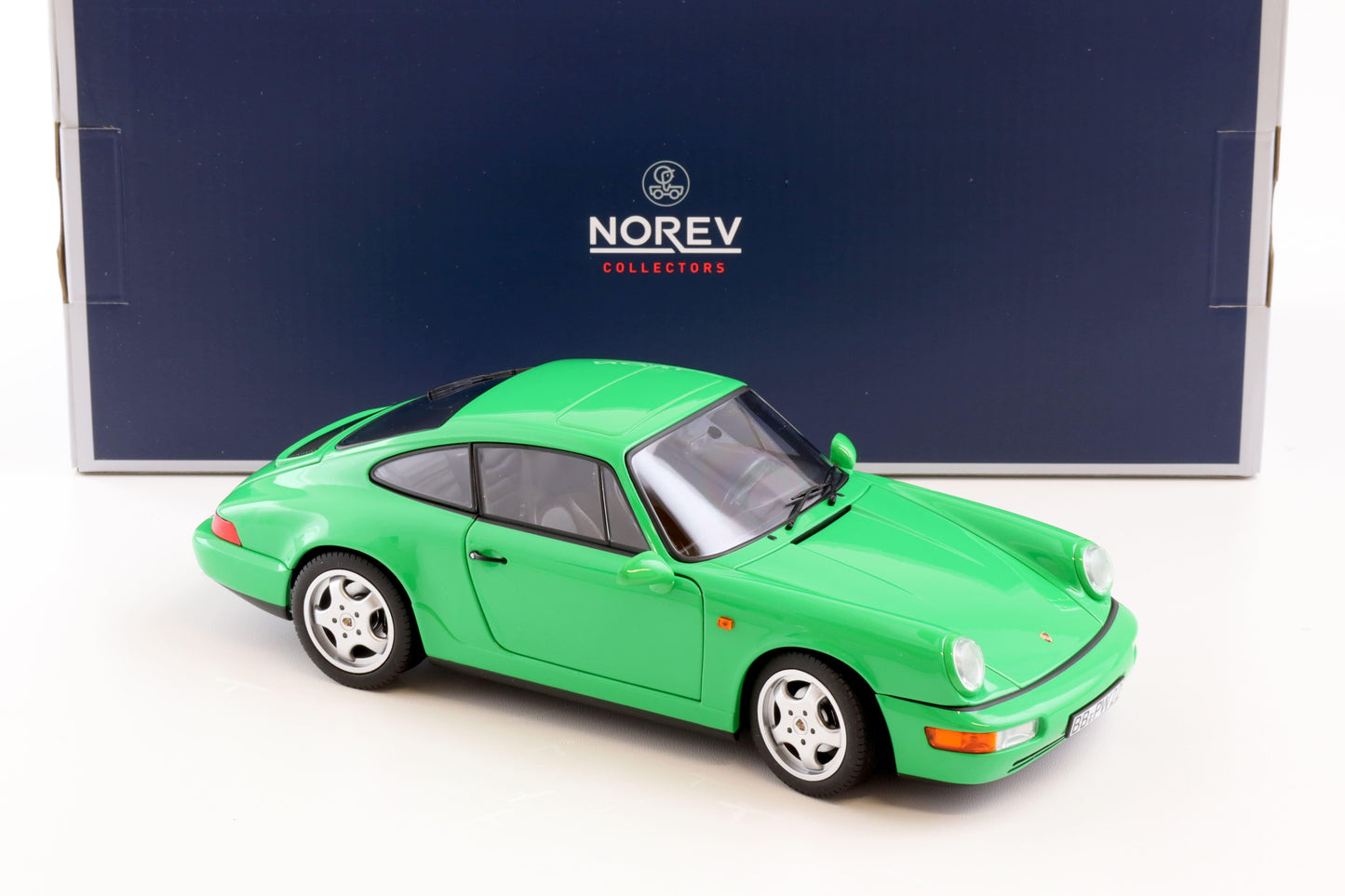 Norev 1990 Porsche 911 964 Carrera 4 Signal Green 1:18 LIMITED