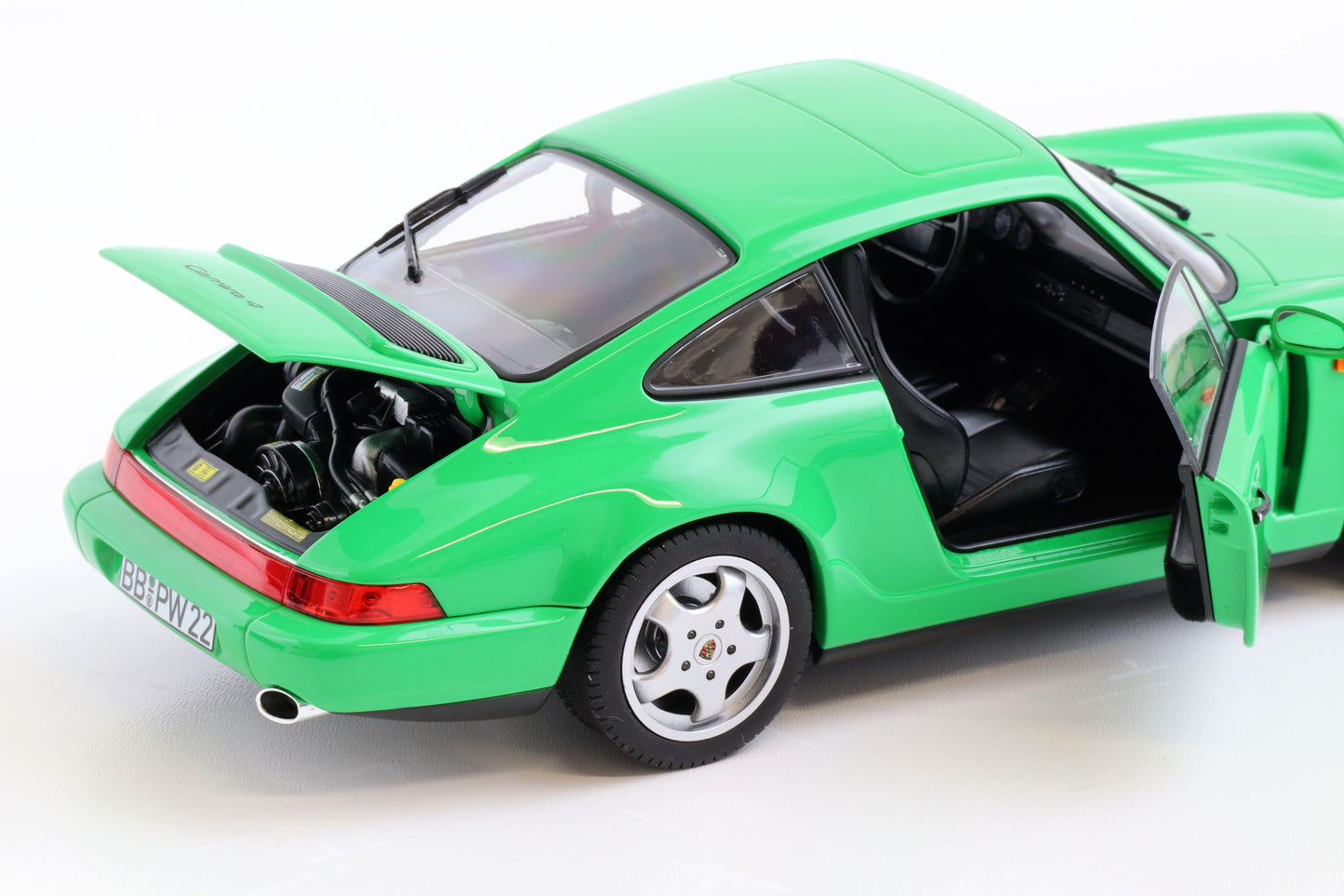 Norev 1990 Porsche 911 964 Carrera 4 Signal Green 1:18 LIMITED