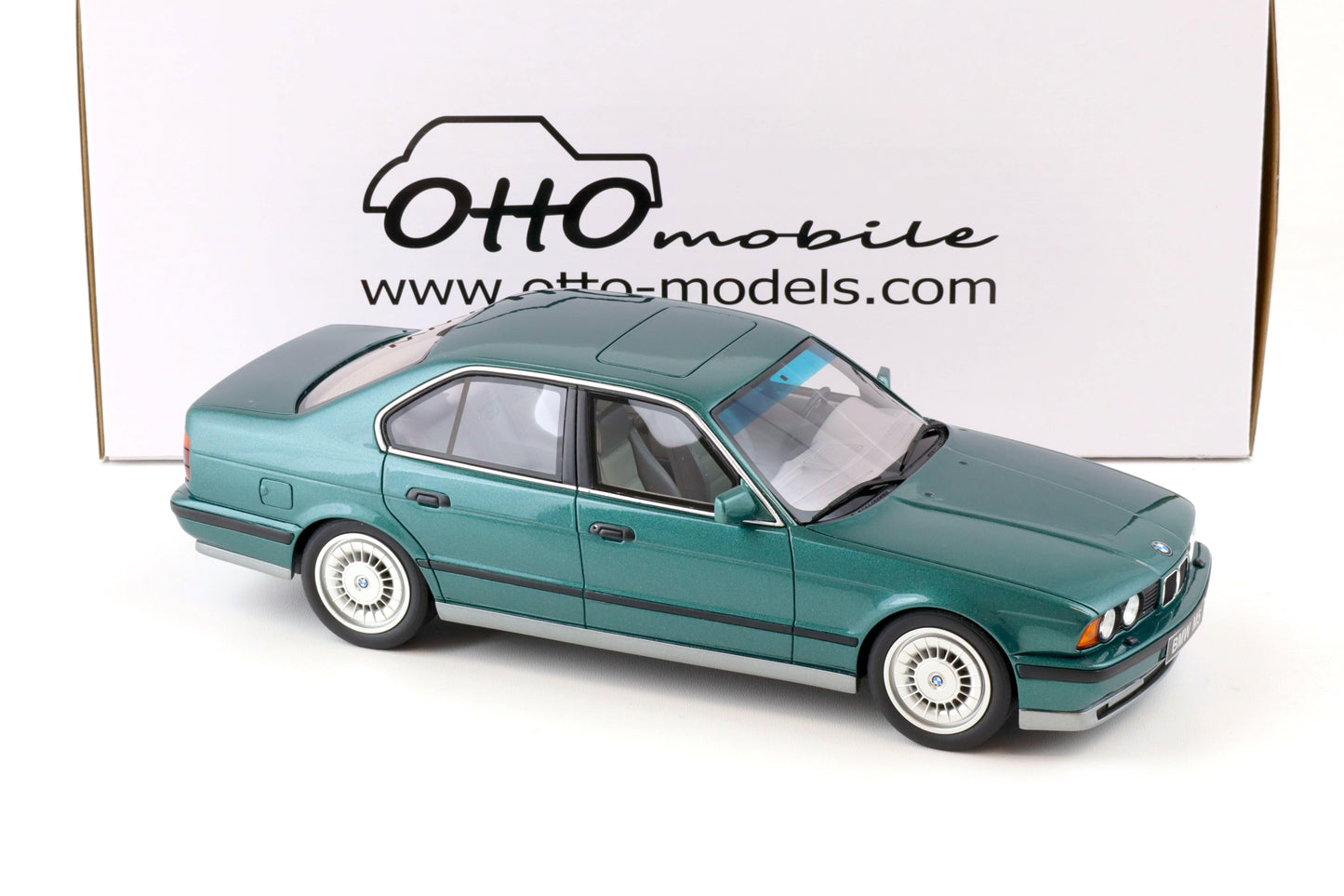 Otto 1991 BMW M5 E34 Sedan Cecotto Edition Lagoon Green Metallic 1:18