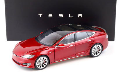 Original Tesla Model S P100D Multi-Coat Red DEALER VERSION 1:18