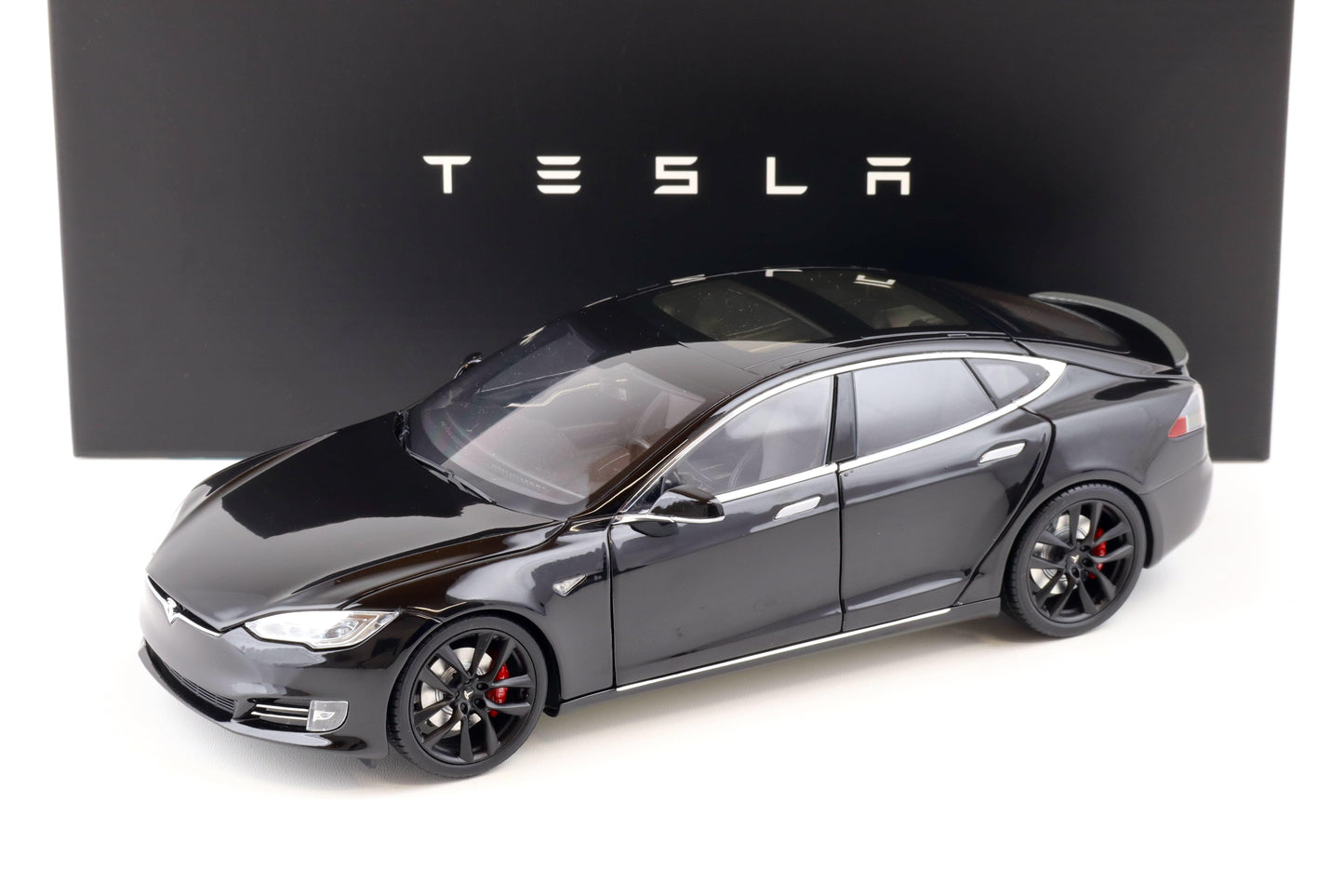 Original Tesla Model S P100D Black DEALER VERSION 1:18