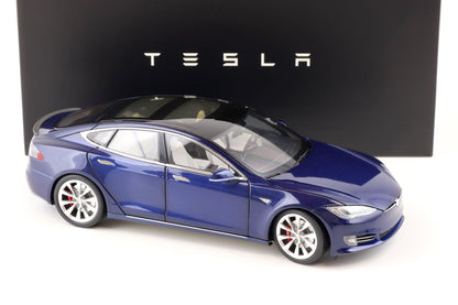 Original Tesla Model S P100D Deep Blue DEALER VERSION 1:18