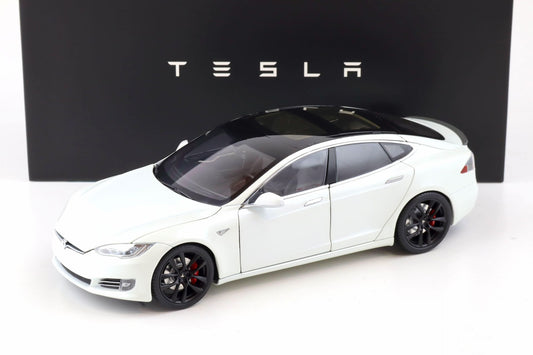 Original Tesla Model S P100D Pearl White Diecast DEALER VERSION 1:18