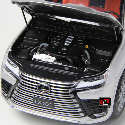 LCD 2024 Lexus LX600 Silver Metallic 1:18