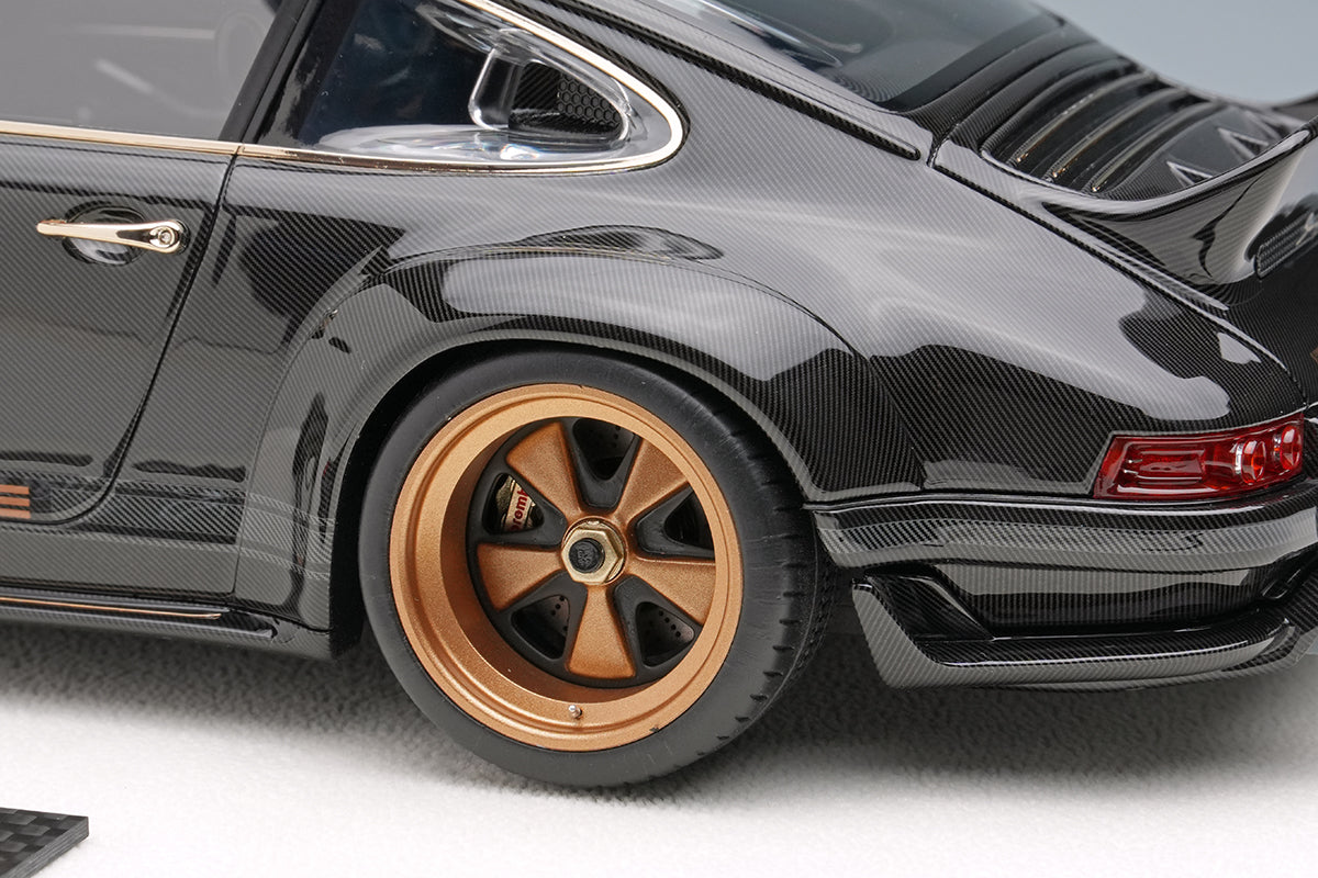 Make Up Co., Ltd / Eidolon 2023 Porsche 911 Singer DLS Full Exposed Carbon Fiber WITH DISPLAY 1:18