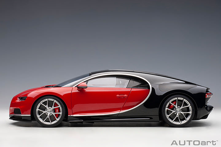 AUTOart 2017 Bugatti Chiron Italian Red w/ Nocturne Black 1:12