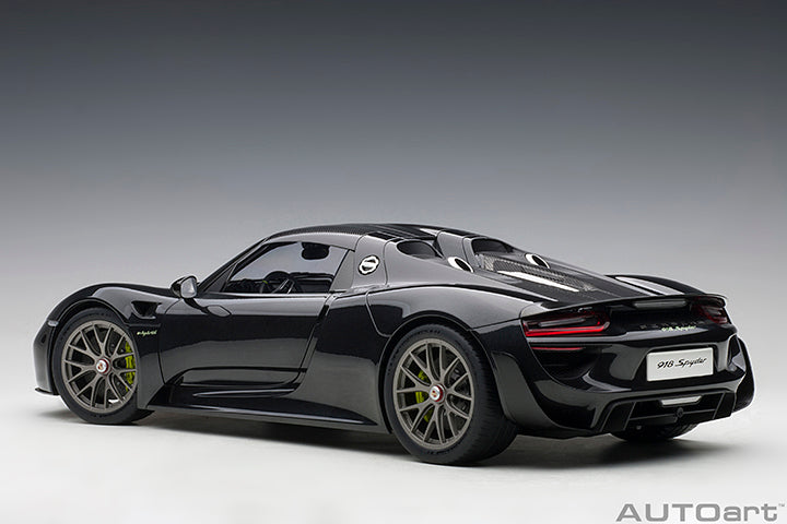 AUTOart Porsche 918 Spyder Weissach Package, Basaltschwarzmetallic (Black Metallic) 1:12