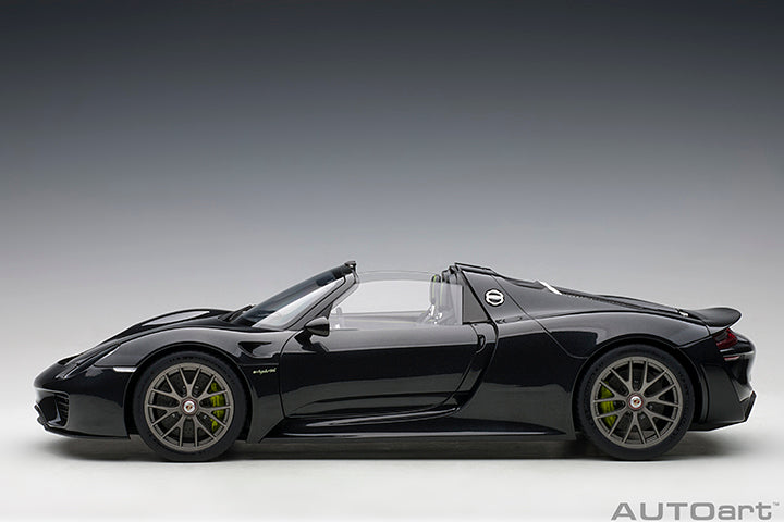 AUTOart Porsche 918 Spyder Weissach Package, Basaltschwarzmetallic (Black Metallic) 1:12