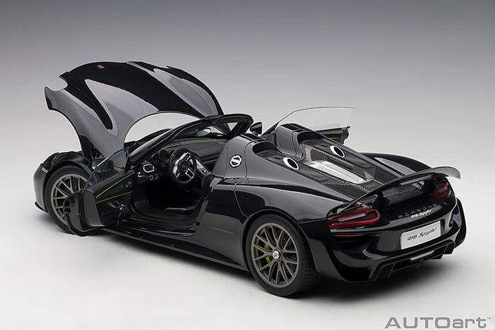 AUTOart Porsche 918 Spyder Weissach Package, Basaltschwarzmetallic (Black Metallic) 1:12