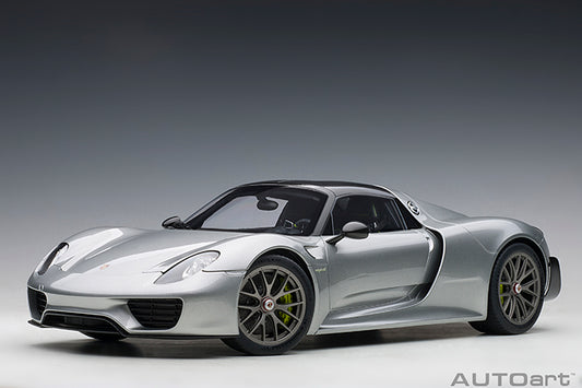 AUTOart Porsche 918 Spyder Weissach Package, GT Silver Metallic 1:12