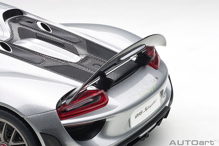 AUTOart Porsche 918 Spyder Weissach Package, GT Silver Metallic 1:12