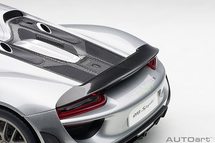 AUTOart Porsche 918 Spyder Weissach Package, GT Silver Metallic 1:12