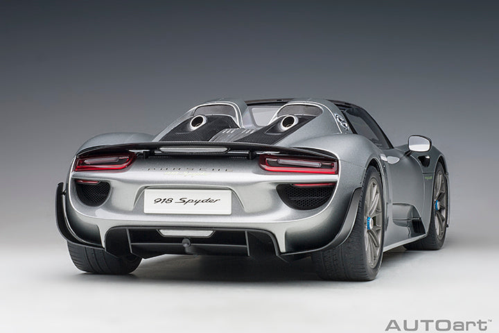 AUTOart Porsche 918 Spyder Weissach Package, GT Silver Metallic 1:12