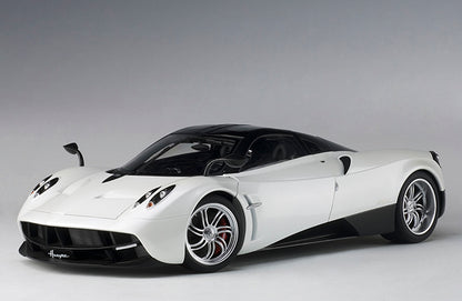 AUTOart Pagani Huayra White w/ Chrome Wheels 1:12