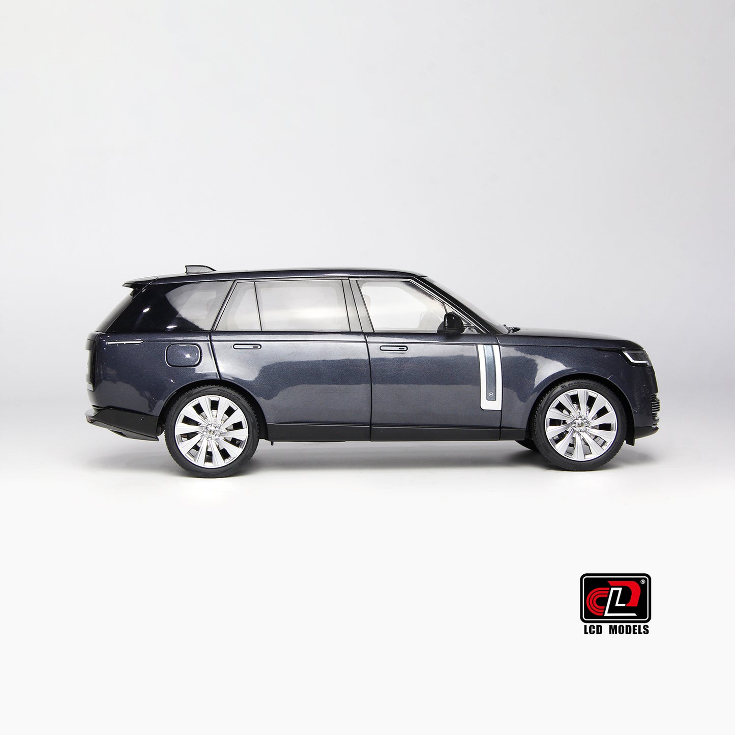 LCD 2022 Range Rover SV Blue 1:18