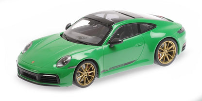 Minichamps 2019 Porsche 911 992 Carrera 4S Python Green 1:18