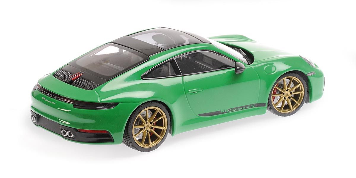 Minichamps 2019 Porsche 911 992 Carrera 4S Python Green 1:18