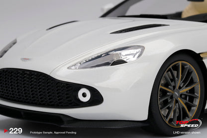 Topspeed 1:18 Aston Martin Vanquish Zagato Speedster Escaping White