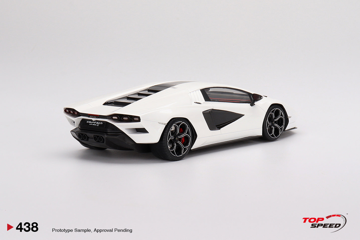 Topspeed 1:18 Lamborghini Countach LPI 800-4 Bianco Siderale