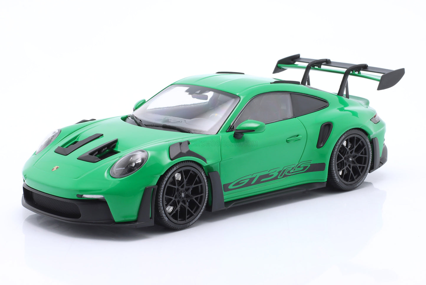 Minichamps 2023 Porsche 911 992 GT3 RS Python Green w/ Black Wheels 1:18 SEALED, LIMITED EDITION