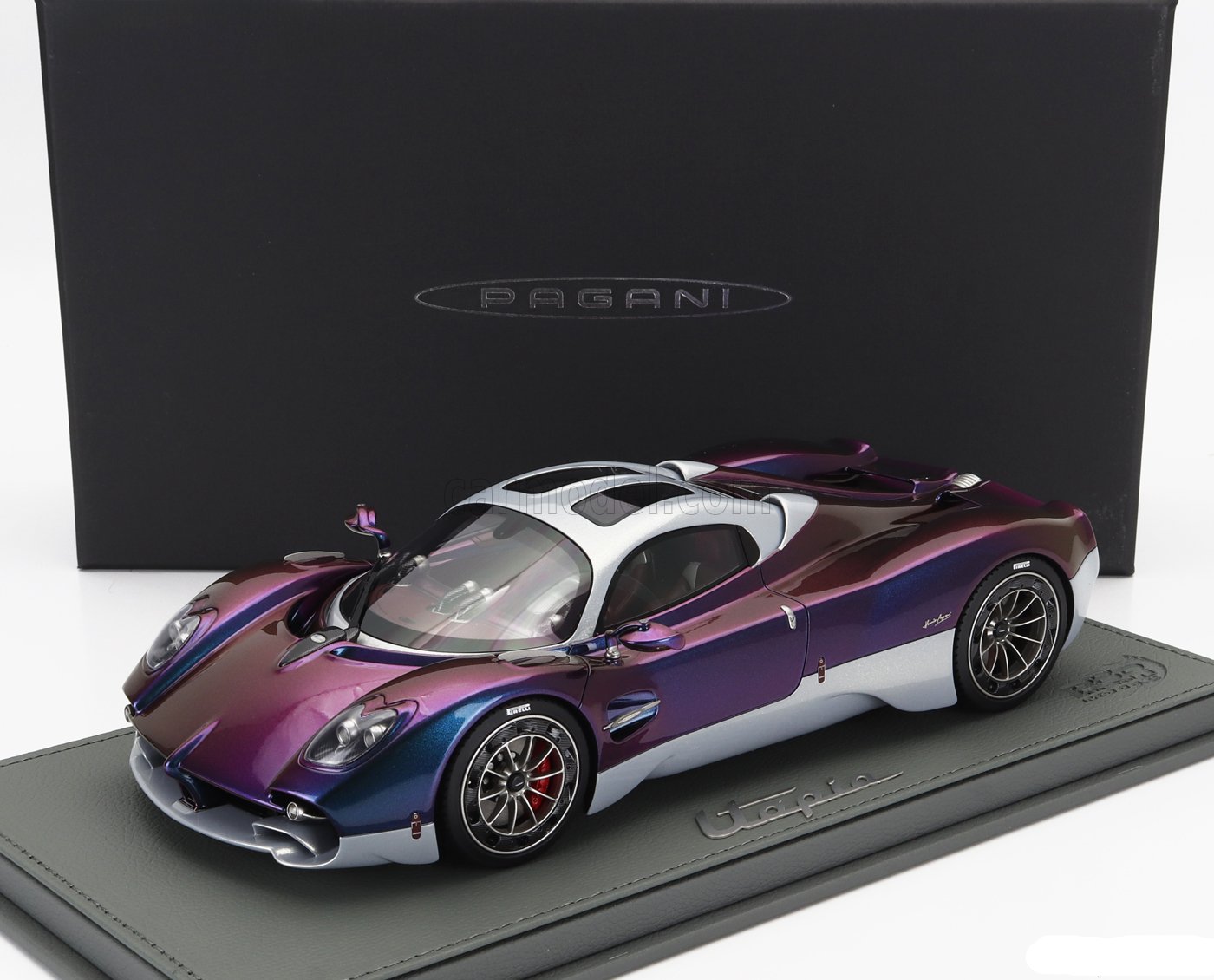 BBR 2022 Pagani Utopia Chameleon Purple Blue Metallic WITH DISPLAY 1:18