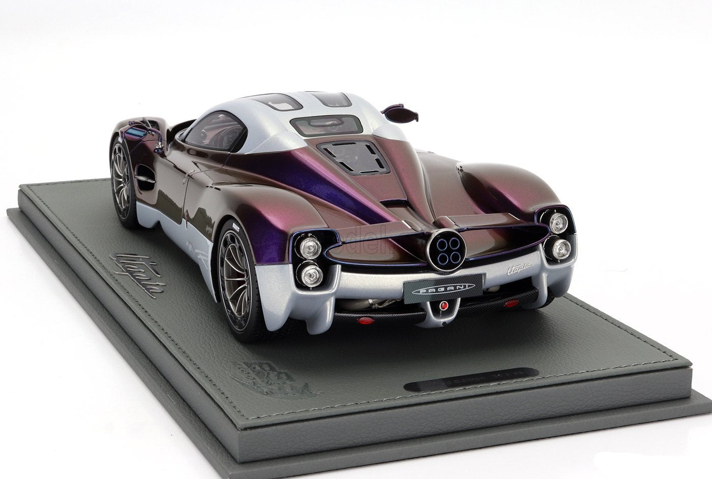 BBR 2022 Pagani Utopia Chameleon Purple Blue Metallic WITH DISPLAY 1:18