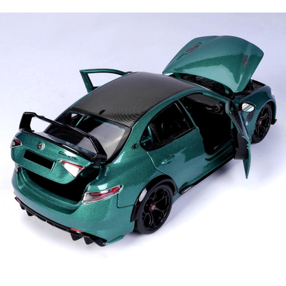 Bburago 2020 Alfa Romeo Giulia GTAm Verde Montreal Green 1:18