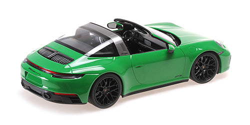 Minichamps 2022 Porsche 911 992 Targa 4 GTS Python Green 1:18 SEALED