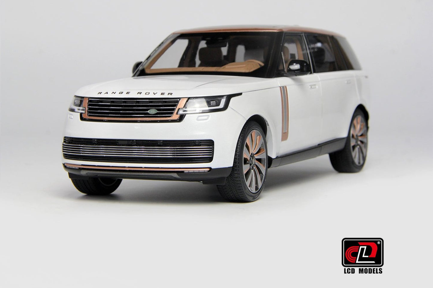 LCD 2022 Land Rover Range Rover SVA White w/ Bronze Accents 1:18