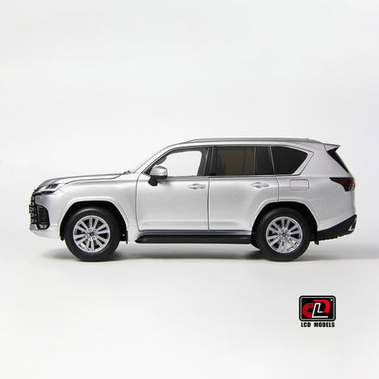 LCD 2024 Lexus LX600 Silver Metallic 1:18