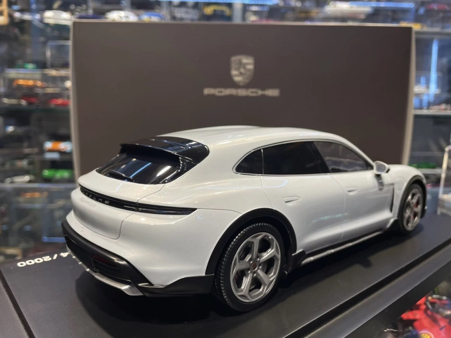 Minichamps 2021 Porsche Taycan 4S Cross Turismo Ice Grey 1:18 DEALER EDITION