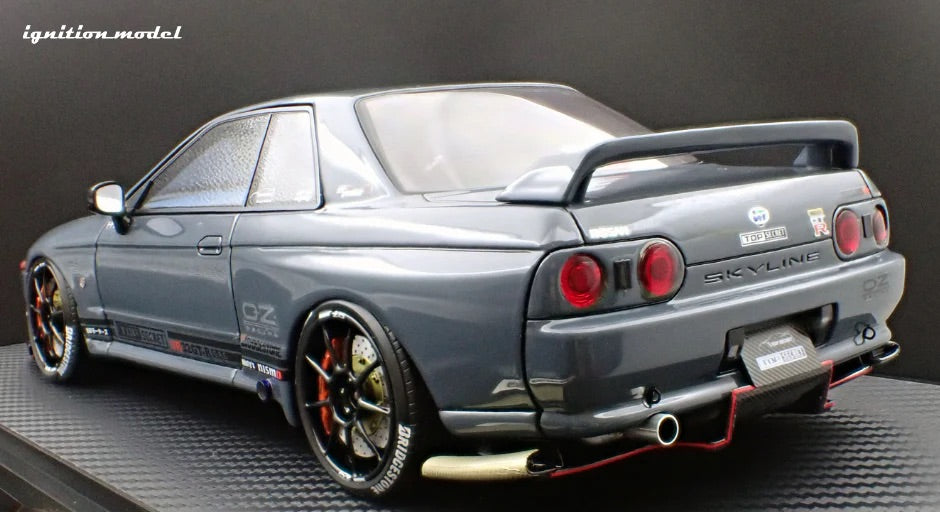 Ignition-Model Nissan Skyline GT-R R32 (VR32) Top Secret RHD Stealth Grey w/ Carbon Fiber Hood 1:18