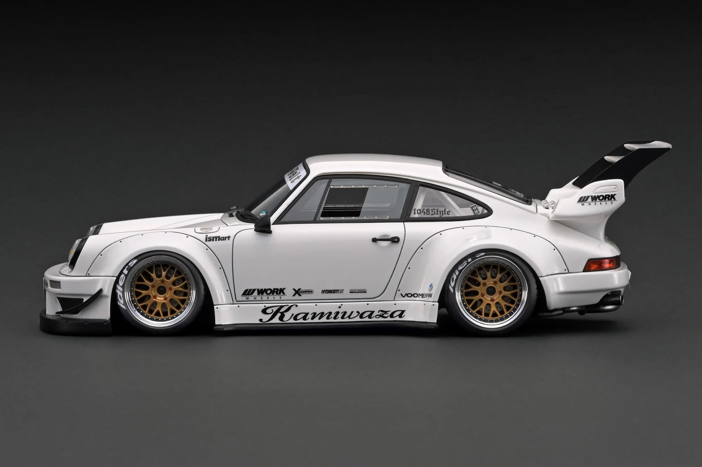 Ignition-Model Porsche 911 RWB 930 Kamiwaza White w/ Gold Work M1 Wheels 1:18