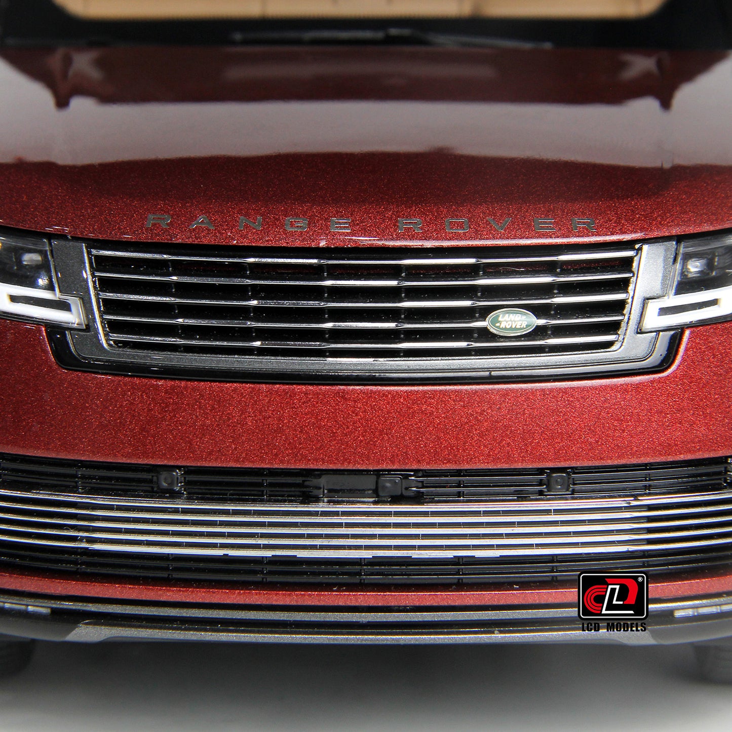 LCD 2022 Land Rover Range Rover SV Red w/ Black Wheels and Accents 1:18