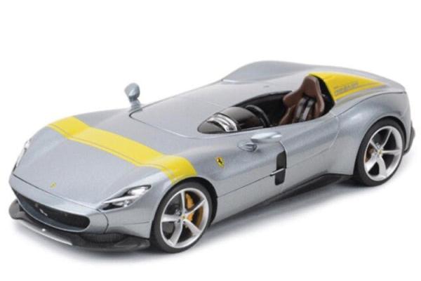 Maisto 2018 Ferrari Monza SP1 Silver with Yellow Stripe 1:18