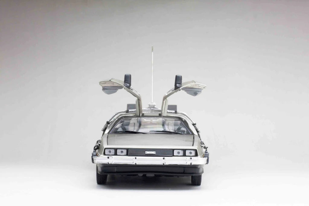 Sun-Star Delorean Time Machine from Back to the Future I 1:18