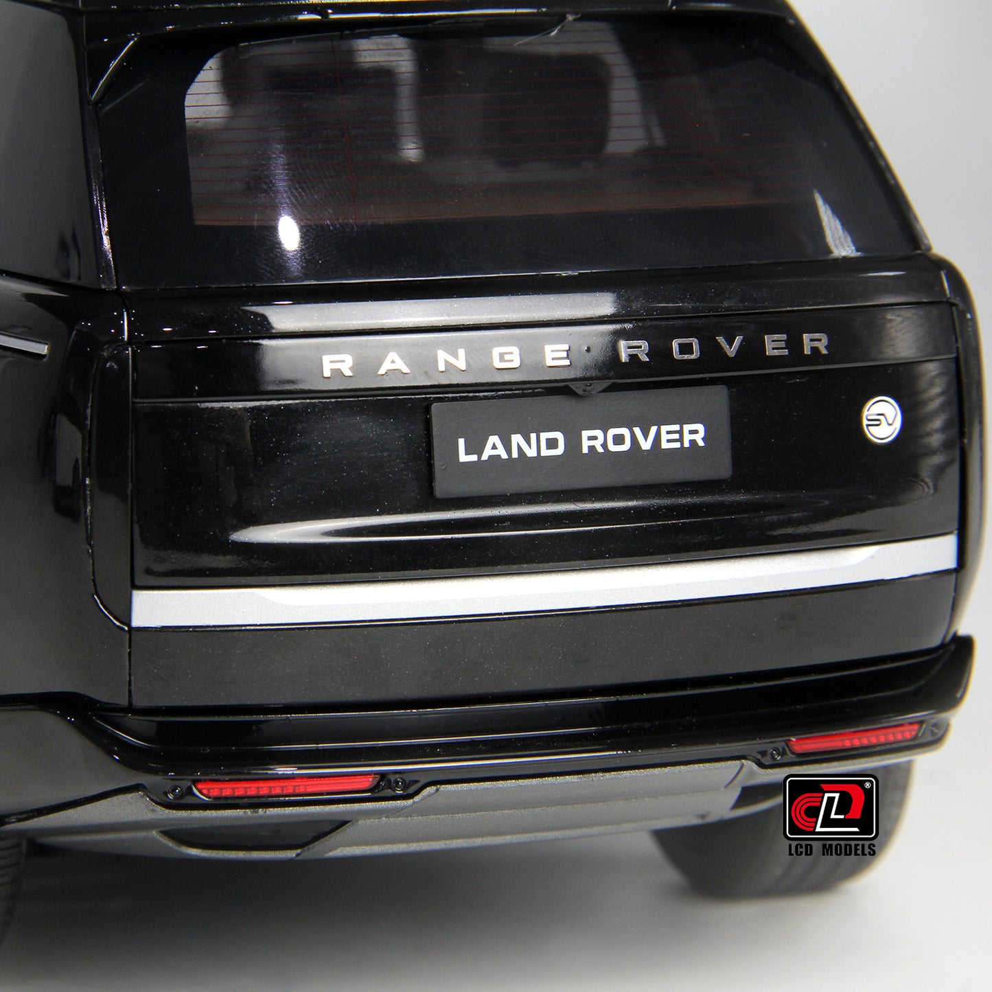 LCD 2022 Range Rover SV Black 1:18