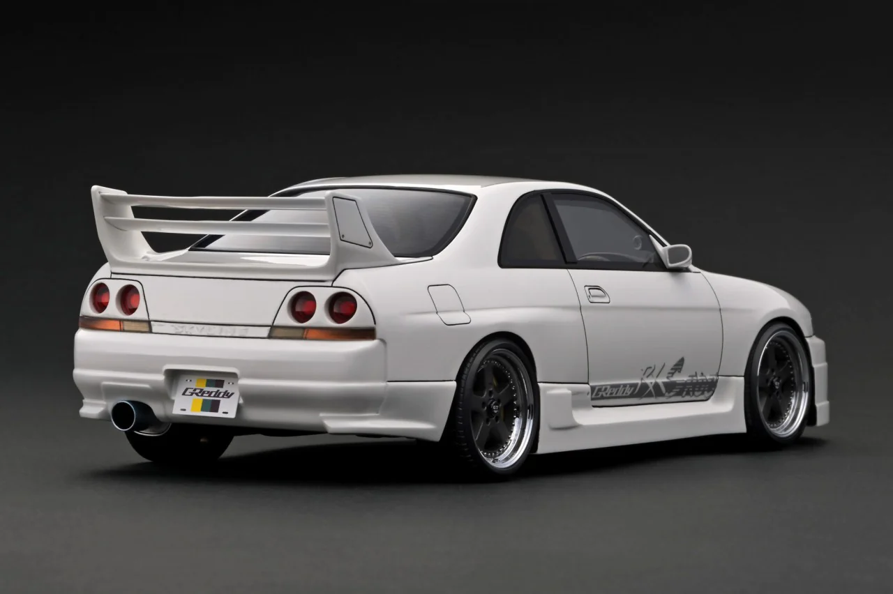 Ignition-Model Nissan GReddy GT-R R33 (BCNR33) RHD Pearl White 1:18