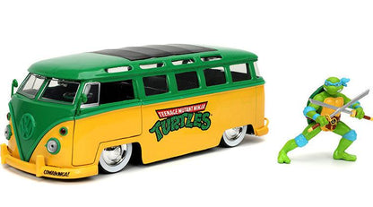 Teenage Mutant Ninja Turtles 1962 Volkswagen Bus with Leonardo Figure 1:24