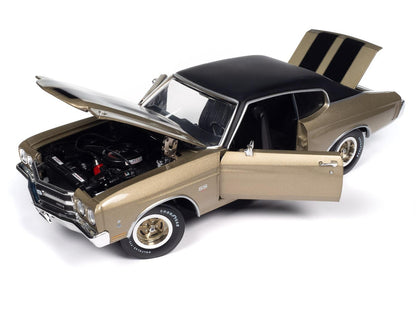 Autoworld 1970 Chevy Chevelle SS MCACN Coupe Centennial Gold 1:18