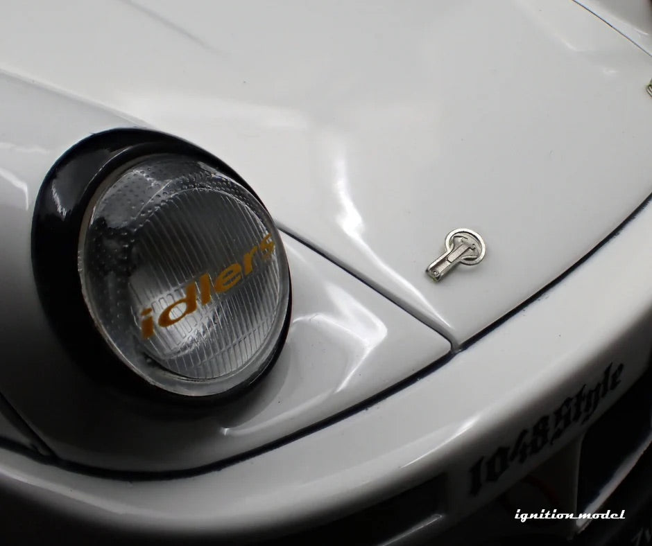 Ignition-Model Porsche 911 RWB 930 Kamiwaza White w/ Gold Work M1 Wheels 1:18